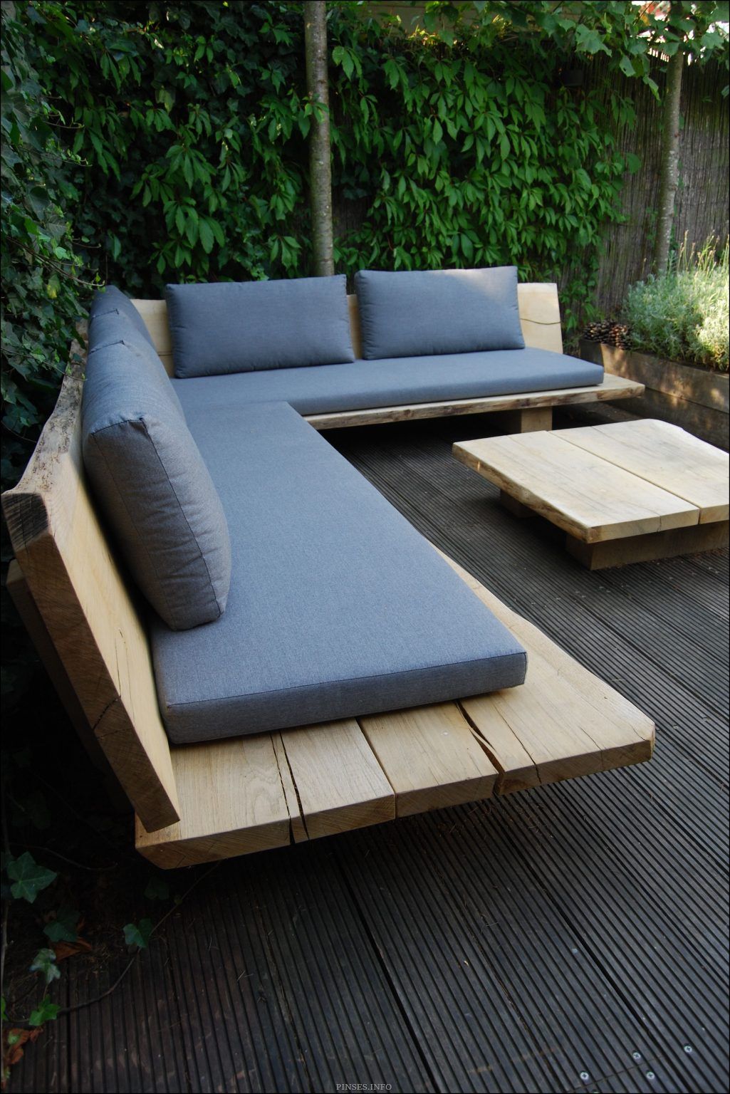 Choosing the Perfect Outdoor Bench for
Your Space