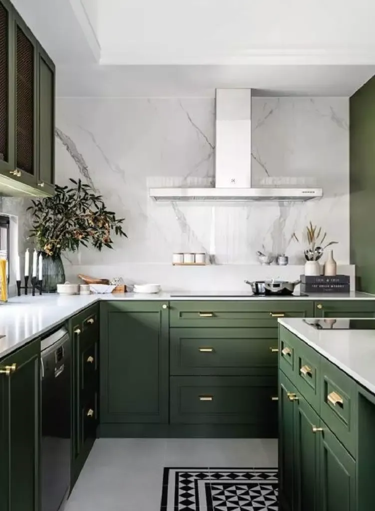 Trendy Paint Colors to Transform Your
Kitchen