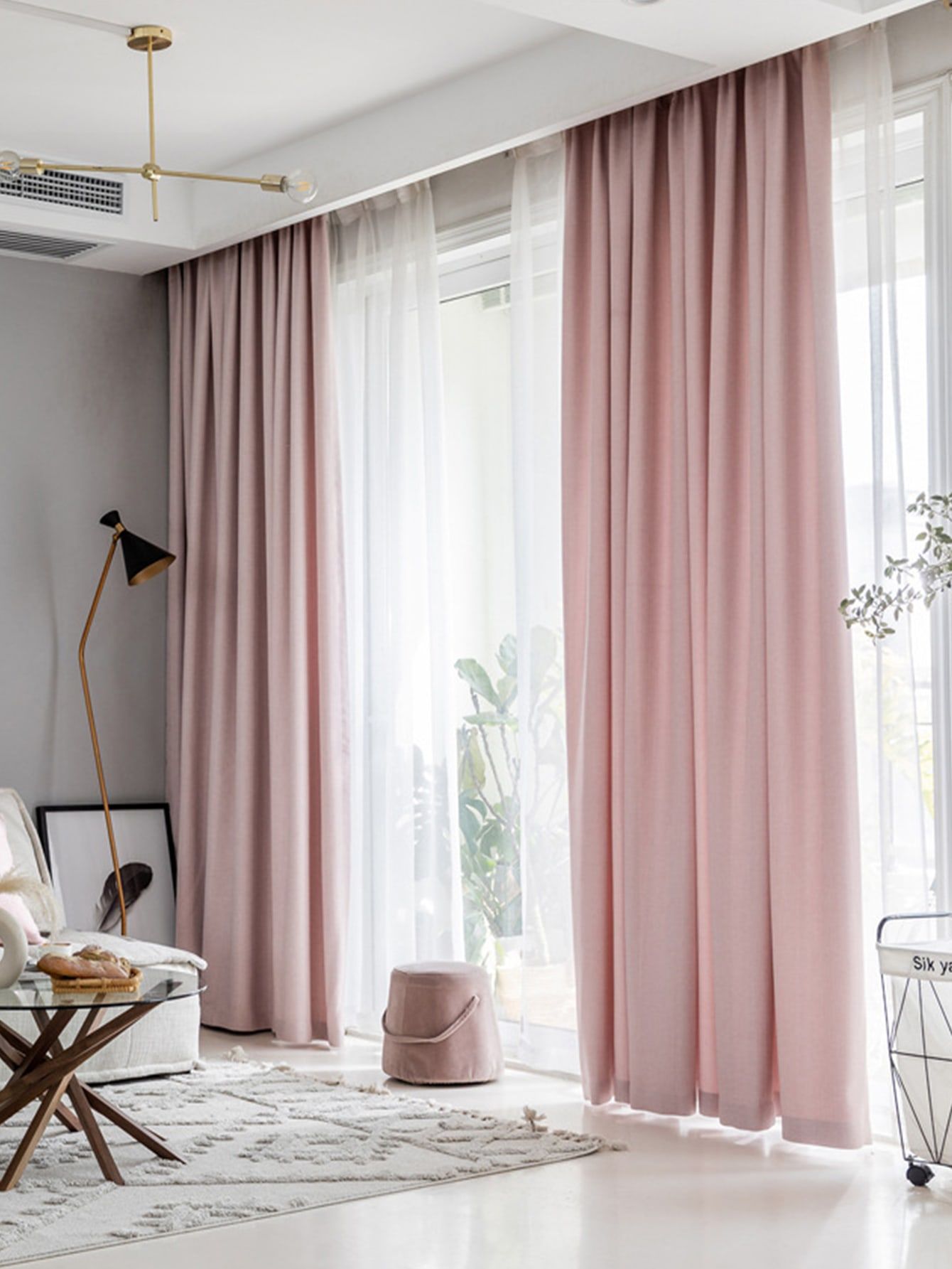 Choosing the Perfect Pink Curtains for
Your Home