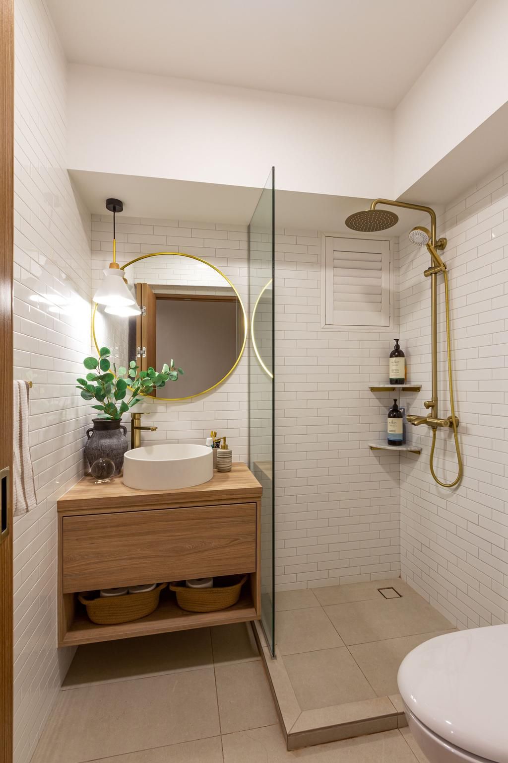 Innovative Small Bathroom Design Ideas to
Make the Most of Your Space