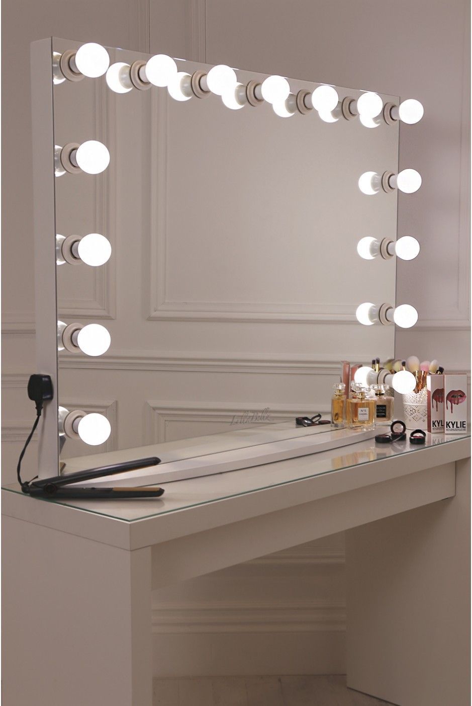 Vanity Mirror With Lights For Bedroom   With Flair