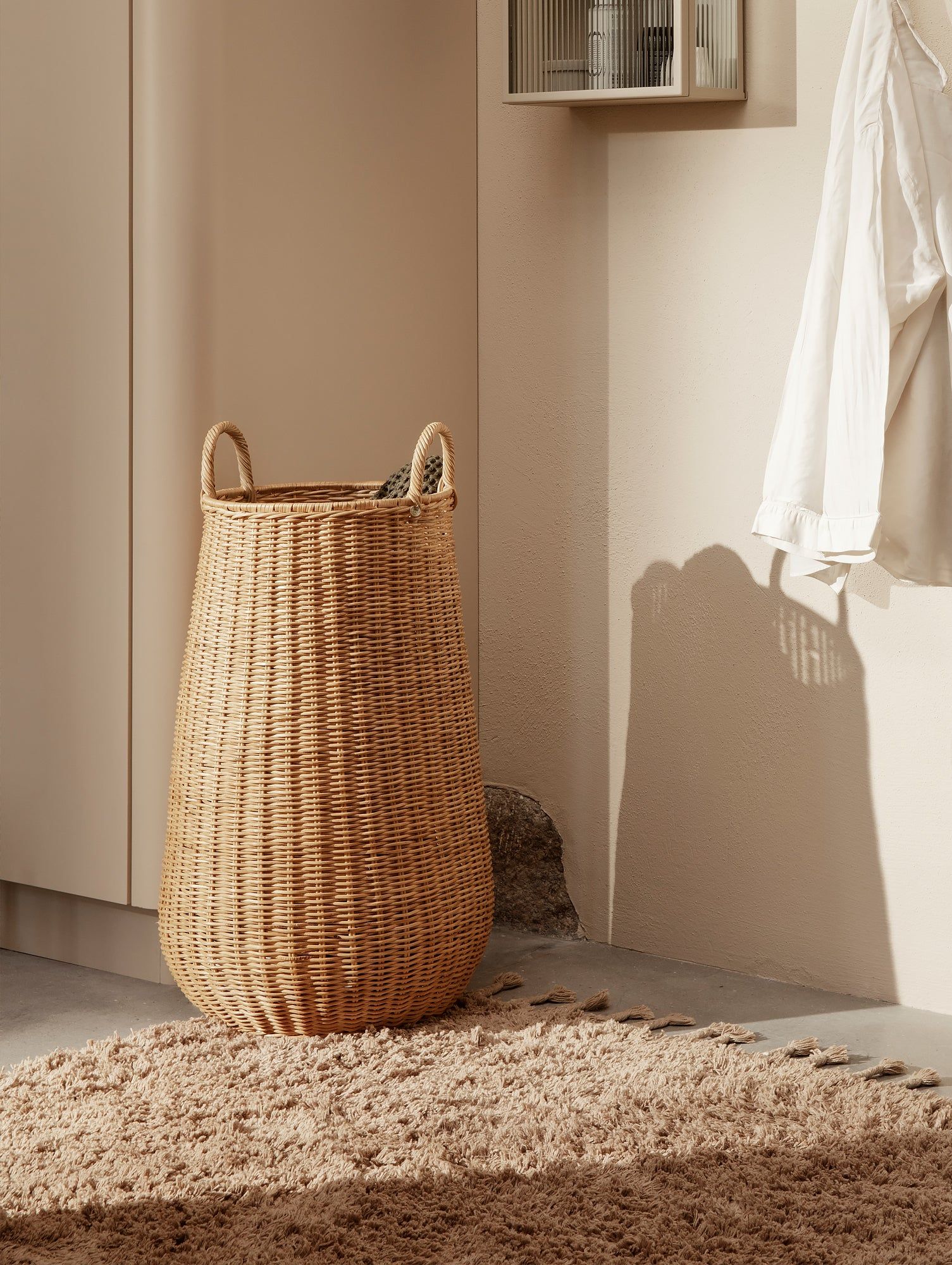 LIGHT WEIGHTED WICKERY LAUNDRY BASKET