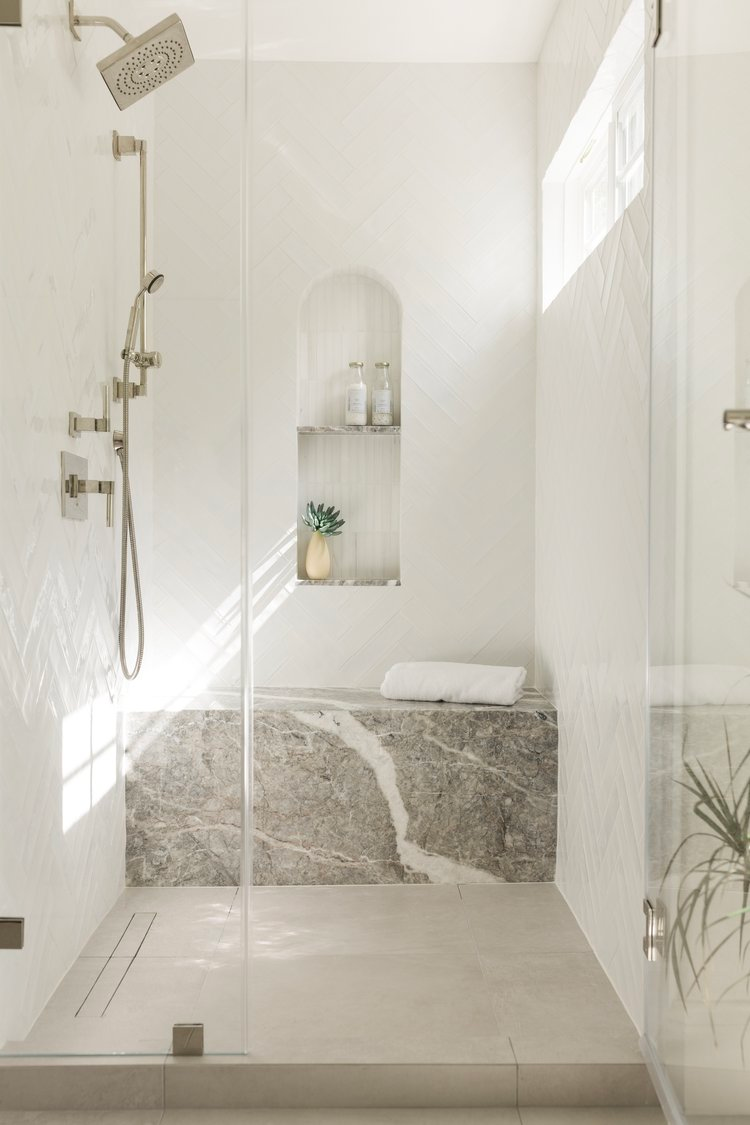 Stylish Ways to Incorporate White
Bathroom Tiles into Your Home