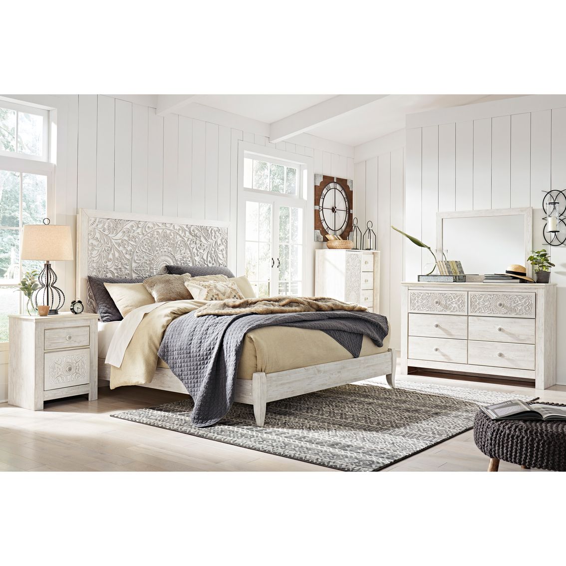 Create a Luxurious Sanctuary with the
Ashley Queen Bedroom Set