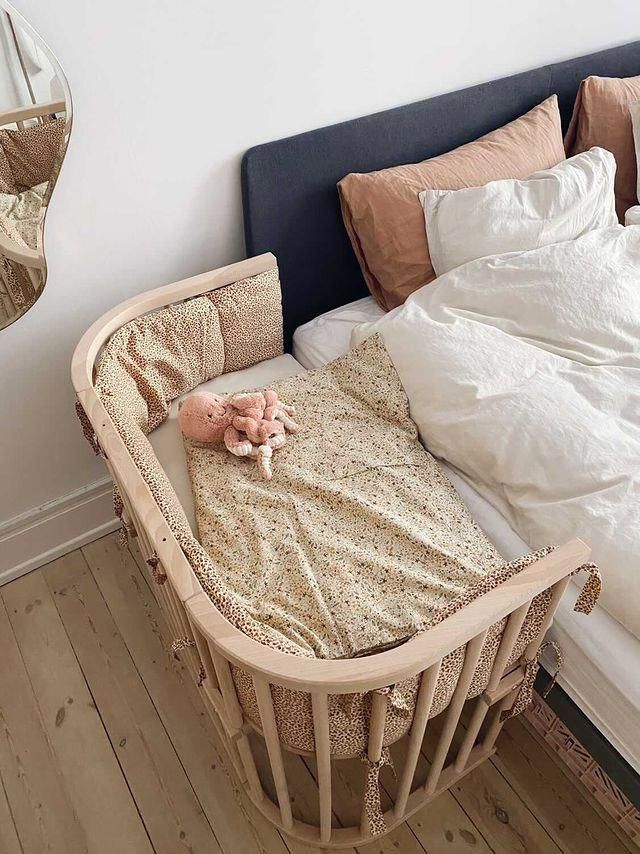 The Benefits of Using a Bedside Crib for
Newborns