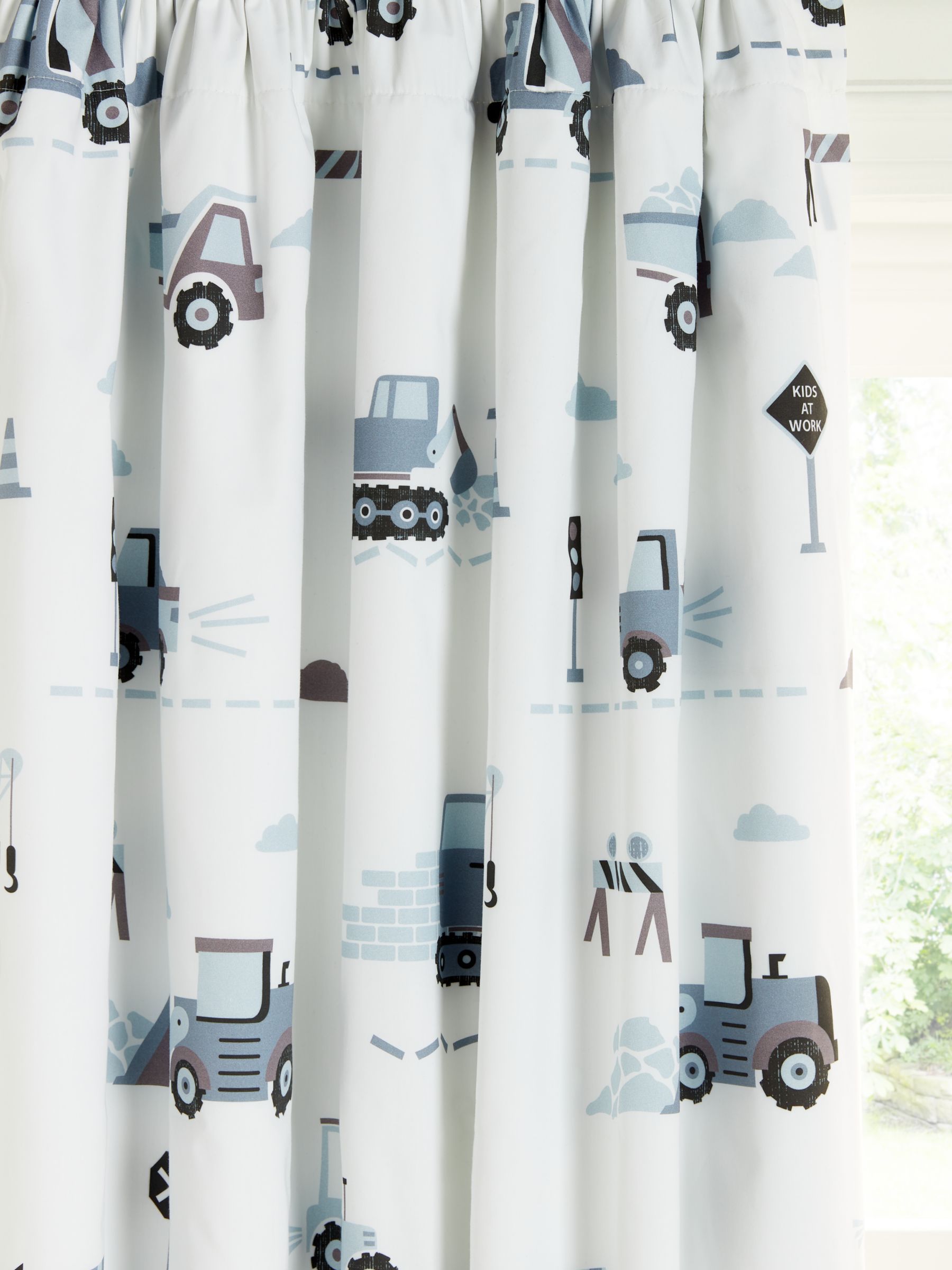 Types of boy curtains to be hung