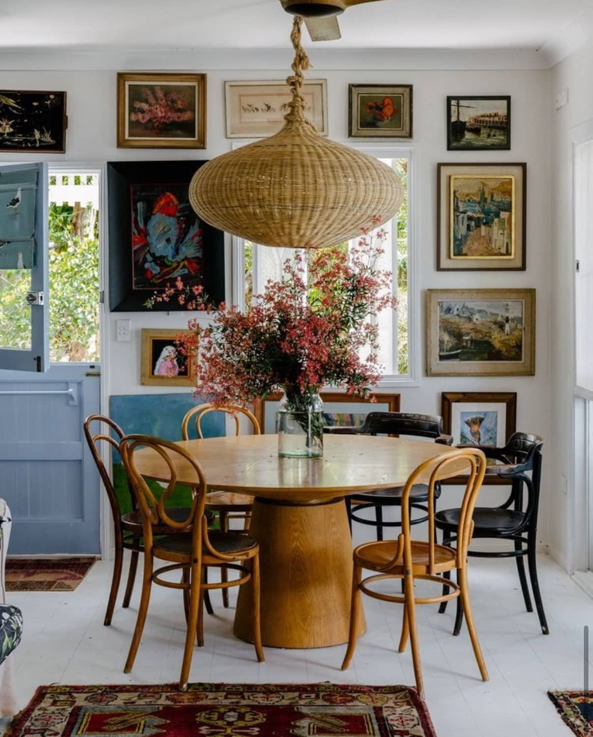 Creative Ways to Enhance Your Dining Room
Decor