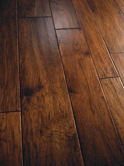 Laminate or hardwood flooring: which one is better?