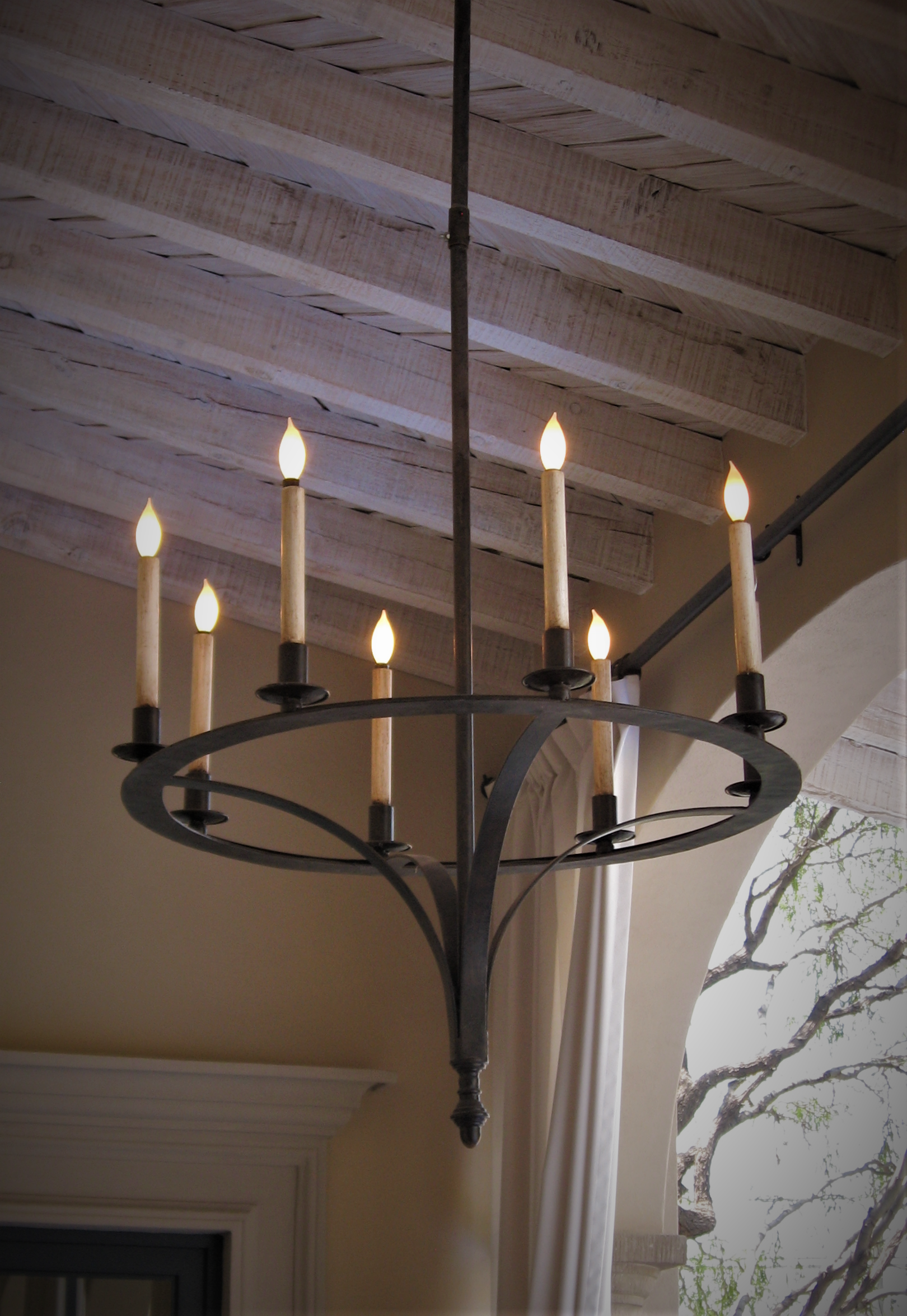 Elegant Iron Chandeliers That Add Drama
to Any Room