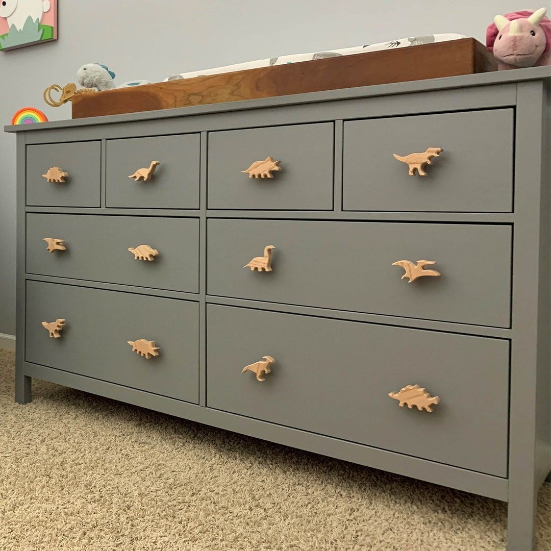 Selecting kid dressers