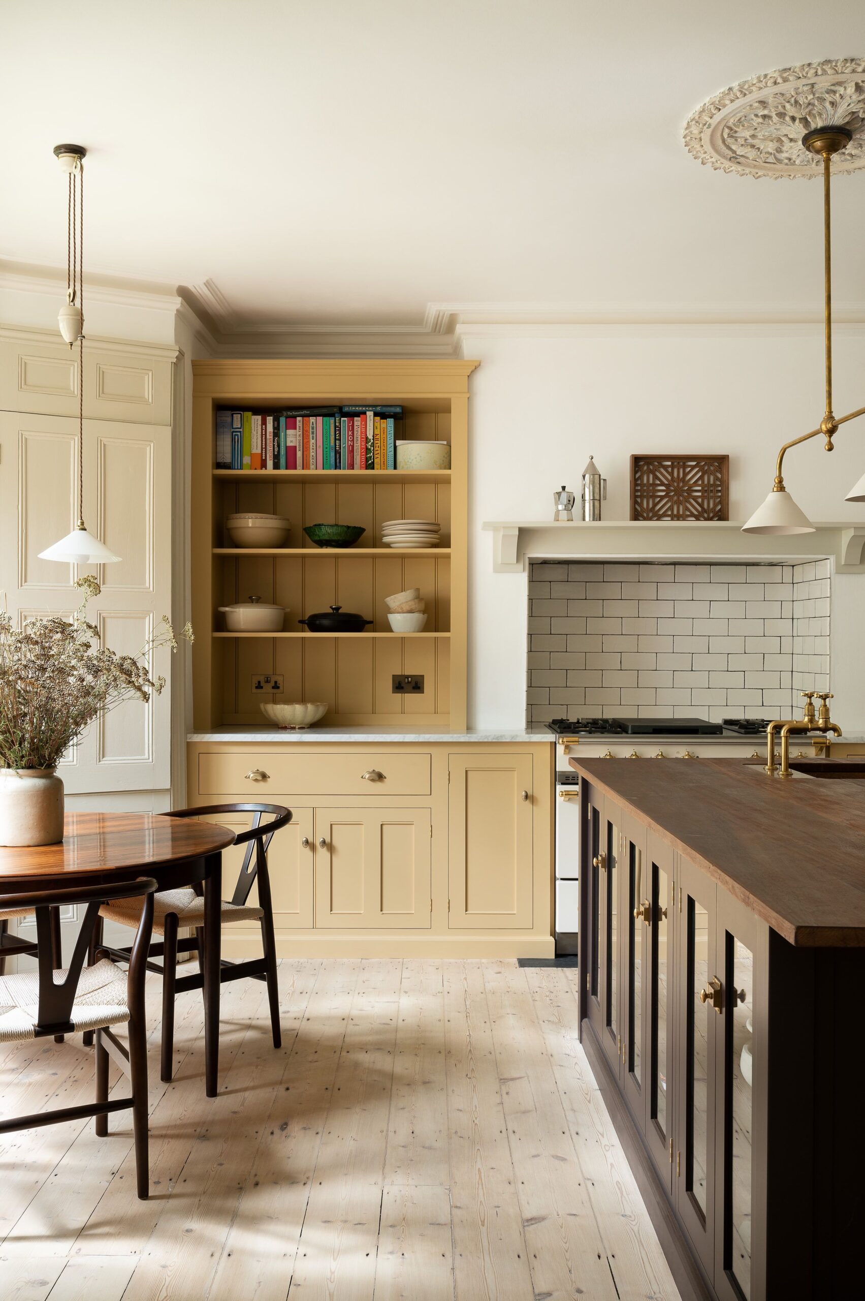 Choosing the Right Lighting for Your
Kitchen: Tips and Ideas