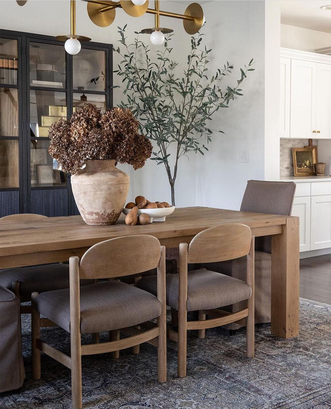 Modern Dining Room Brings More class to  Your Home