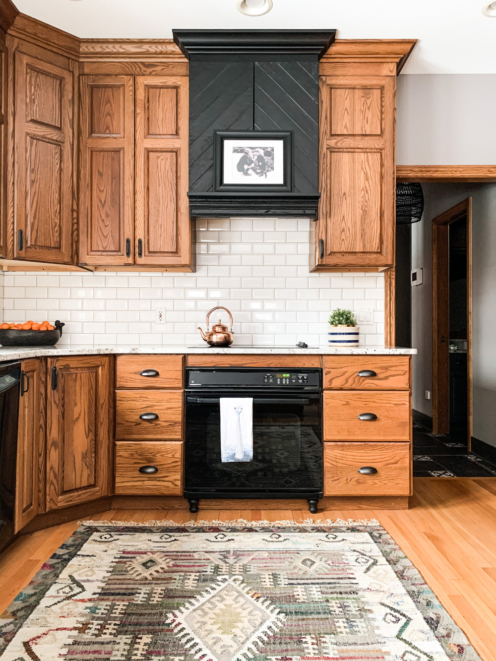 Oak Kitchen Cabinets Reflect Class and  Quality