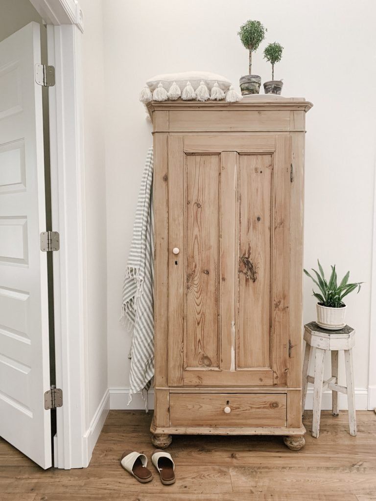 Pine Wardrobe – Light Weight and  Practical