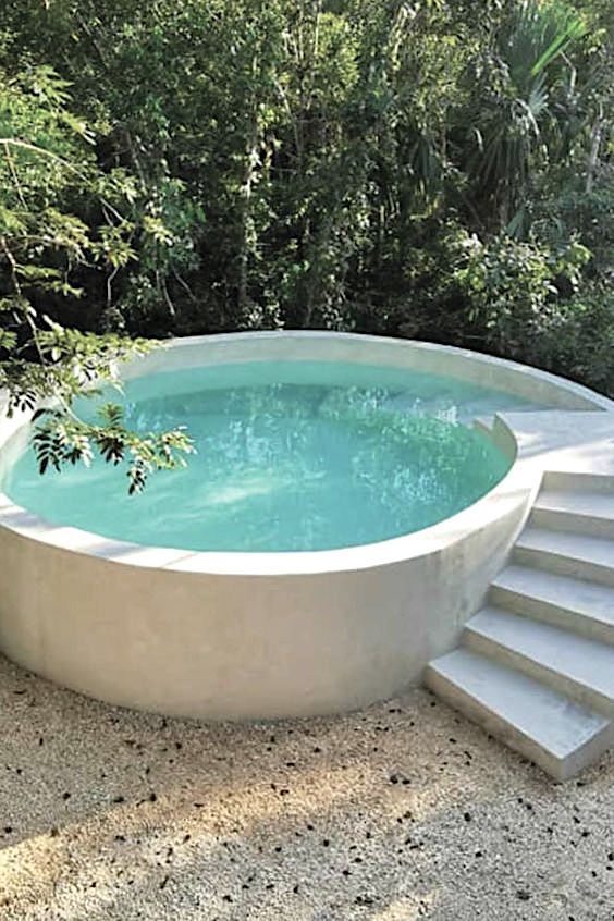 Design Ideas for Creating a Relaxing
Plunge Pool Oasis