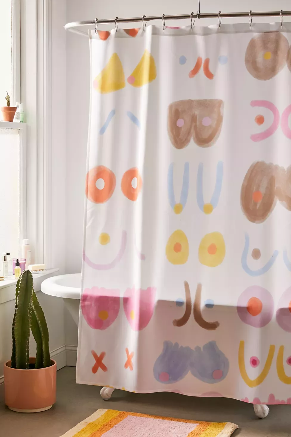 Shower Curtain Can Add Texture and  Comfort to Your Bathroom