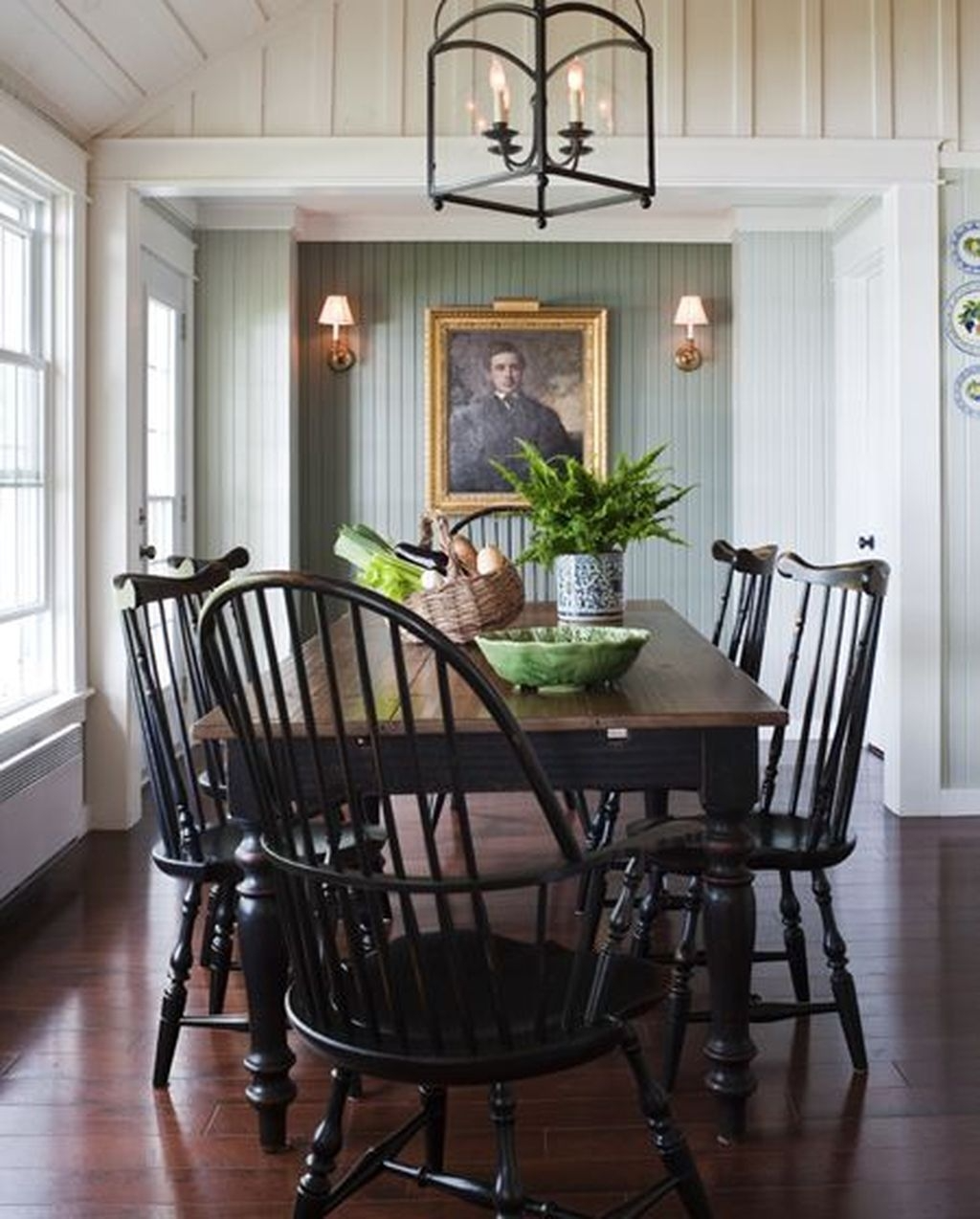 Windsor Chairs for Reviving the Vintage  Aura of Your Home