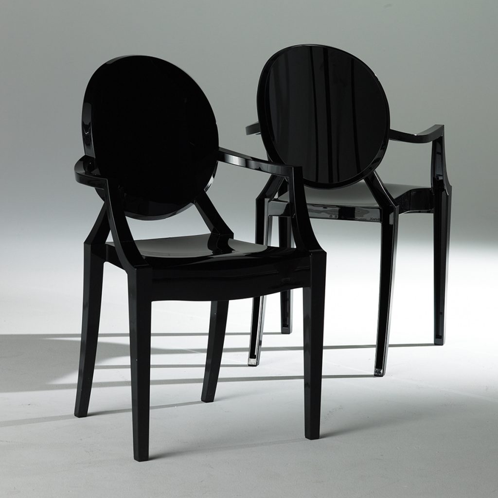 окрашивание стула в черный цвет