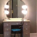 vanity desk lights | Bedroom vanity with lights, Bedroom vanity .