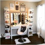 10 Cool DIY Makeup Vanity Table Ide