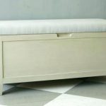 Aesthetic and Functional Small Bedroom Bench — Office PDX Kitch