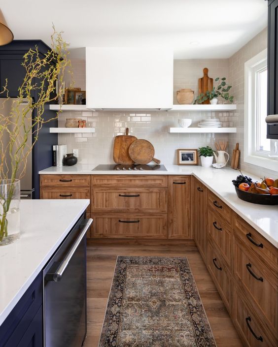 Farmhouse Kitchen Design: Crafting a Blend of Rustic Beauty and Modern Function