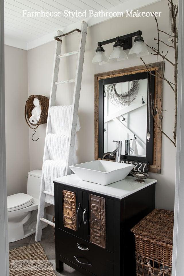 Use repurposed furniture as storage ‍solutions in your ‍eclectic bathroom‍ design