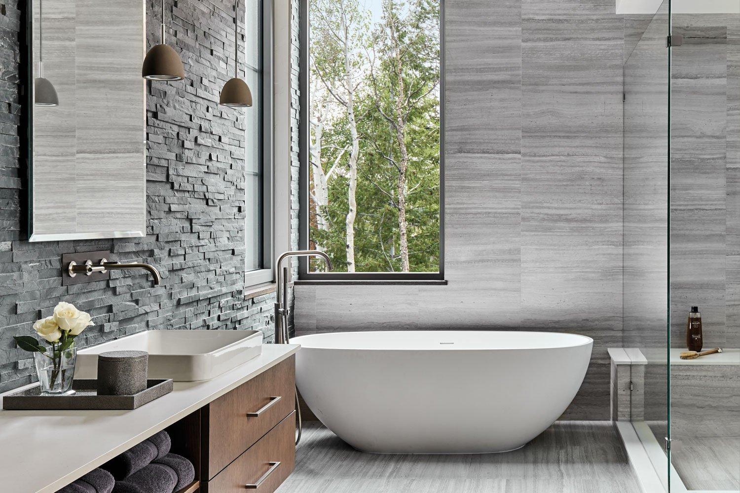 A ⁤designated relaxation corner for​ quiet moments in​ your modern bathroom