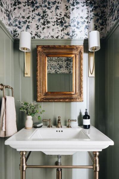 Nature-inspired bathroom using ‌stone, wood, and⁤ earthy ‌tones