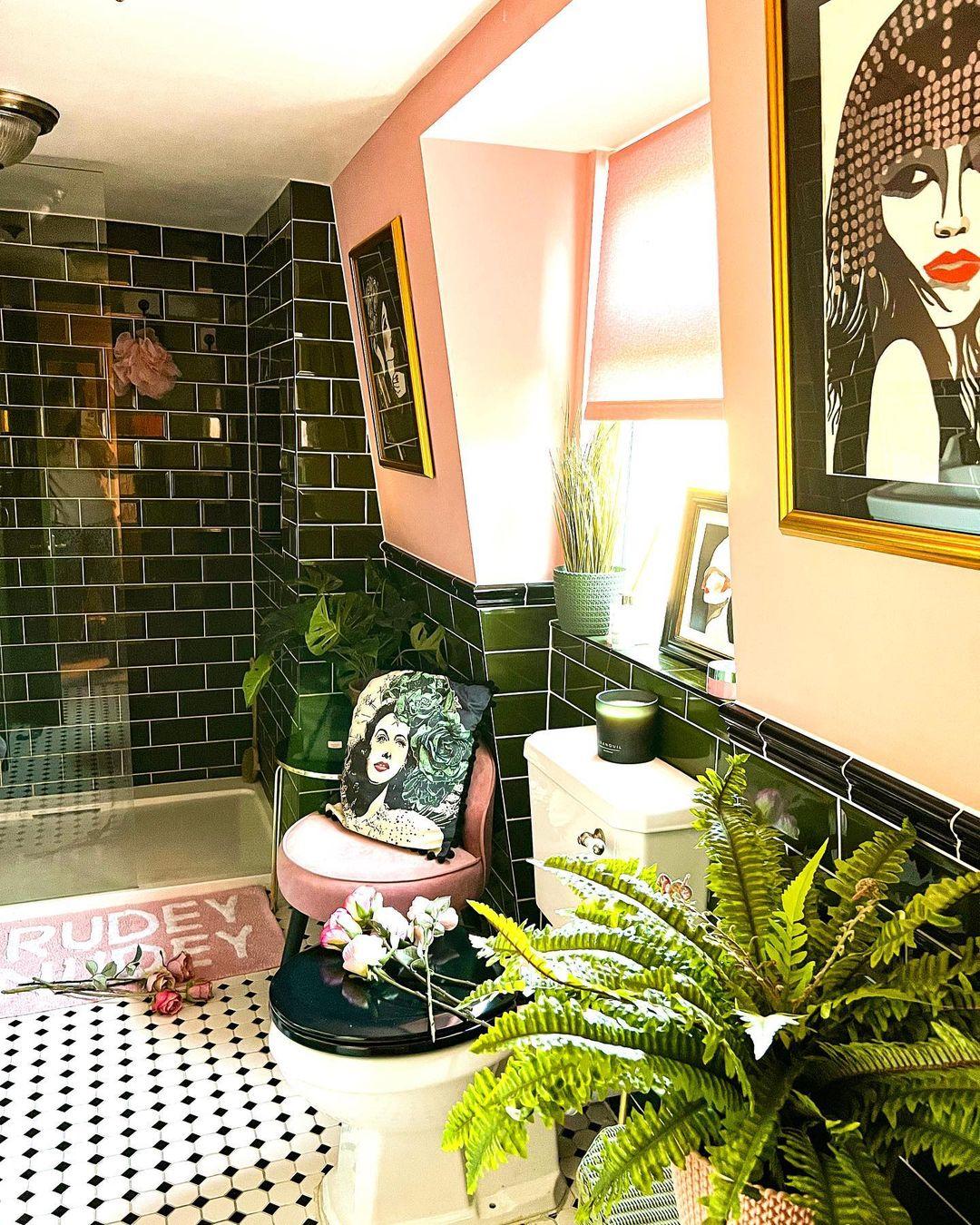 Art deco bathroom: ⁤feature bold patterns and geometric shapes