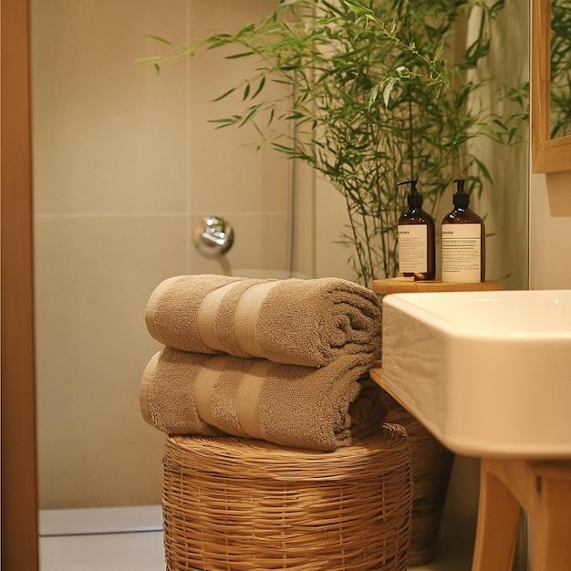 Use bamboo materials for a sustainable⁤ wooden​ bathroom ⁣design