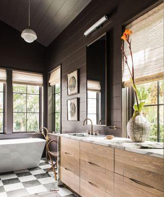 Farmhouse​ Fresh: Use shiplap and soft tones for a cozy bathroom vibe