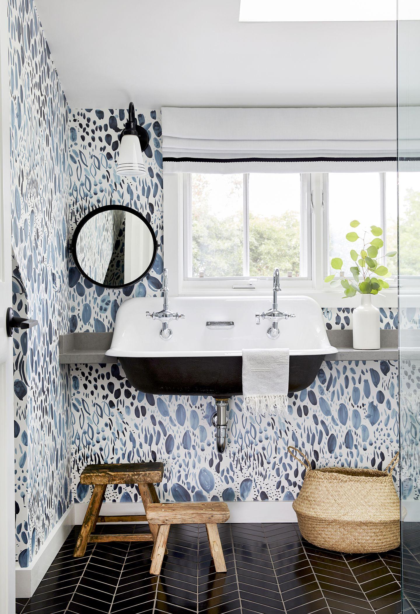 Create a feature ‍wall with patterned tiles to give your ​boho bathroom flair