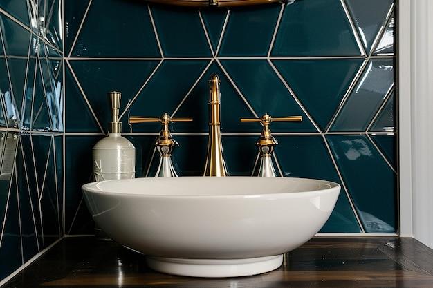 Art‌ Deco: Add ‍geometric patterns for a vintage‍ bathroom charm