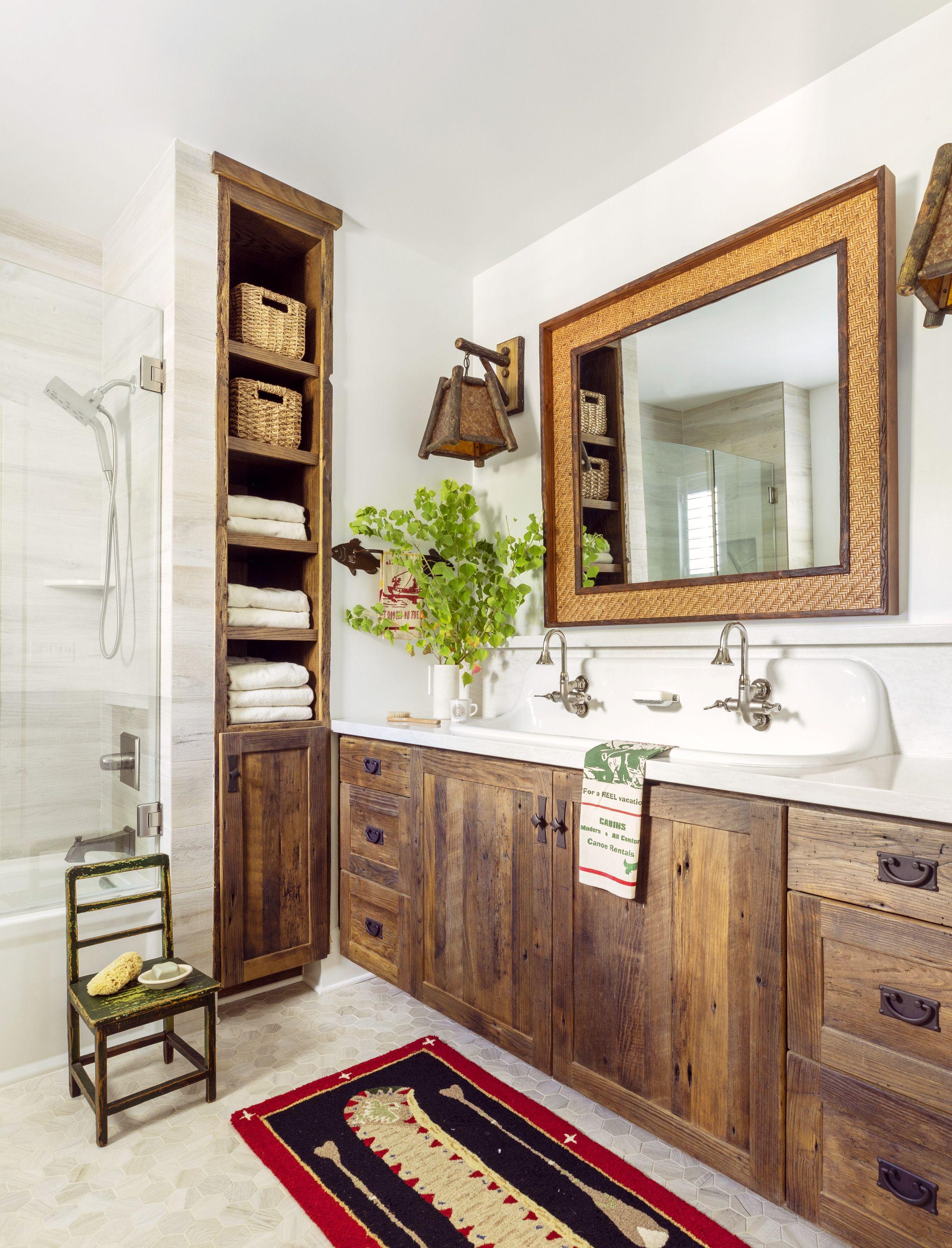 Mix modern elements with a wooden ‌bathroom for contrast