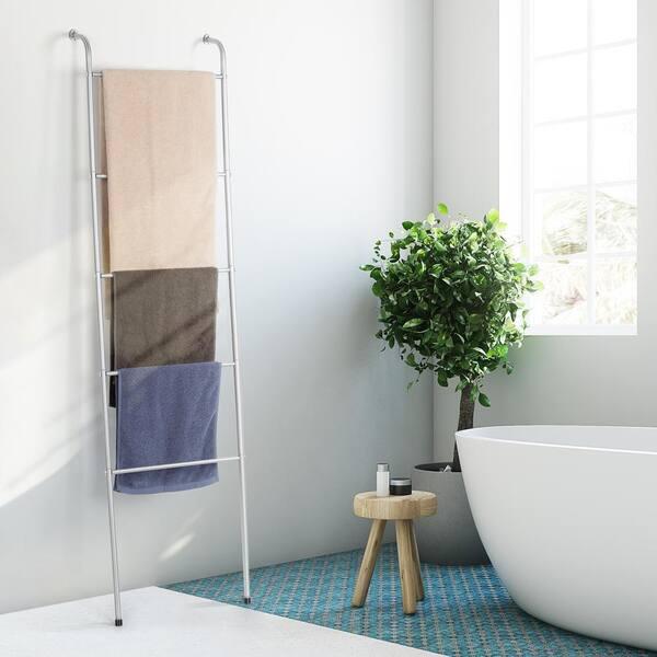 Use decorative ladders for towel storage to contribute⁢ to your⁢ eclectic bathrooms​ charm