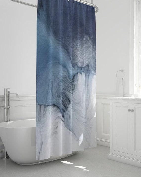 Introduce a bold shower curtain‍ to serve as a statement piece in ⁣your eclectic bathroom