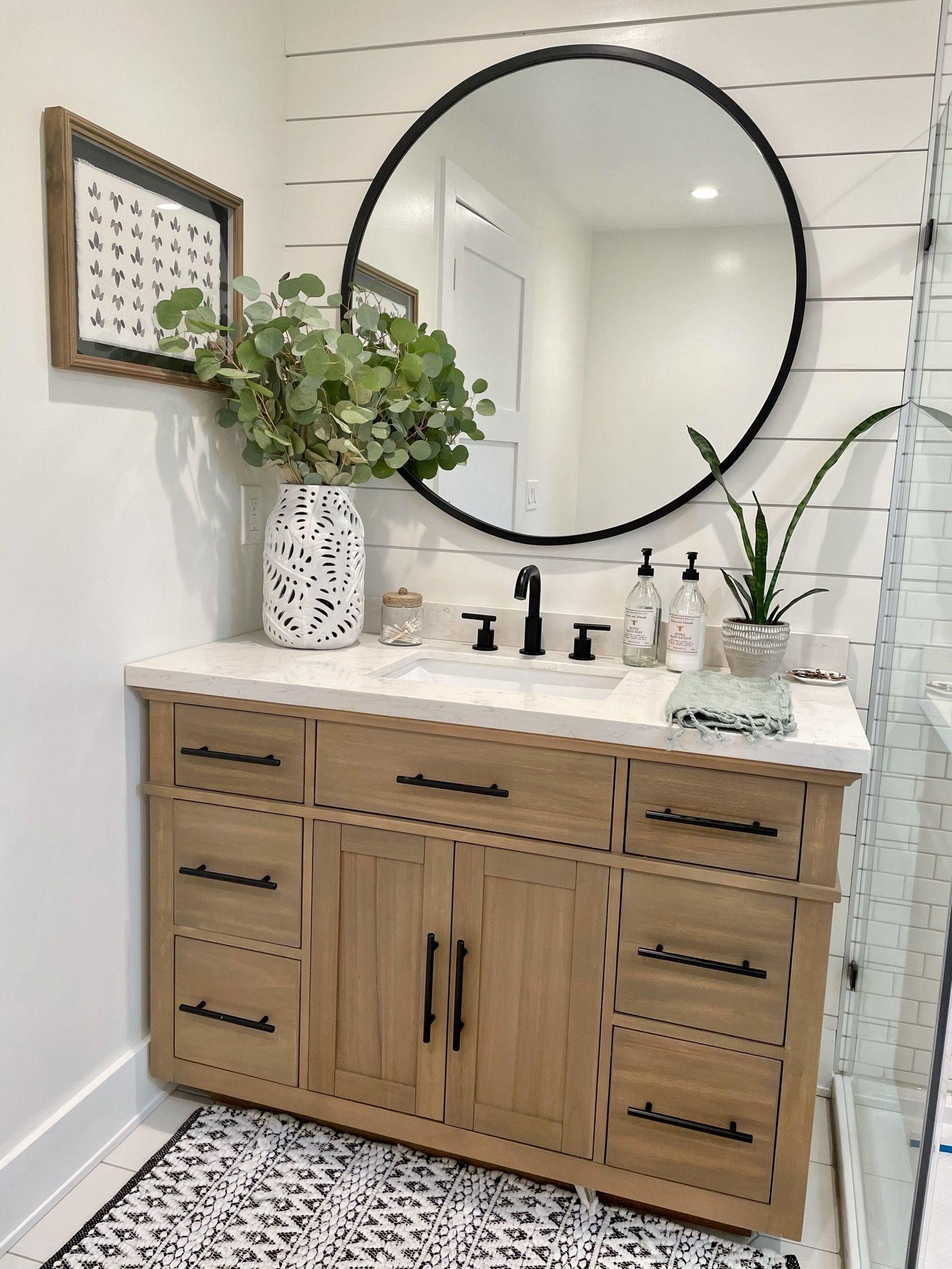 Design ⁤a wooden vanity‌ for both style and functionality in your bathroom