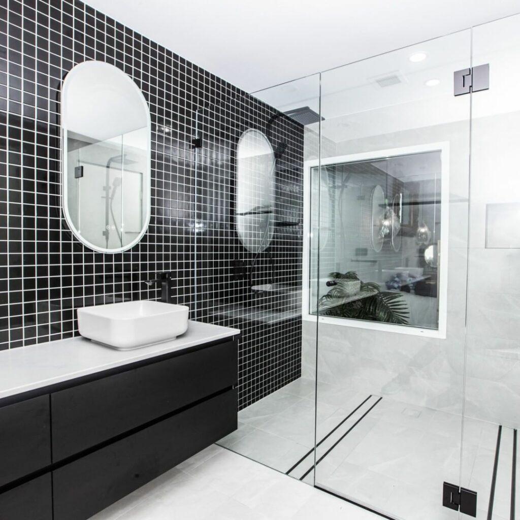 Monochrome Magic: Bold black and white contrast in your bathroom design