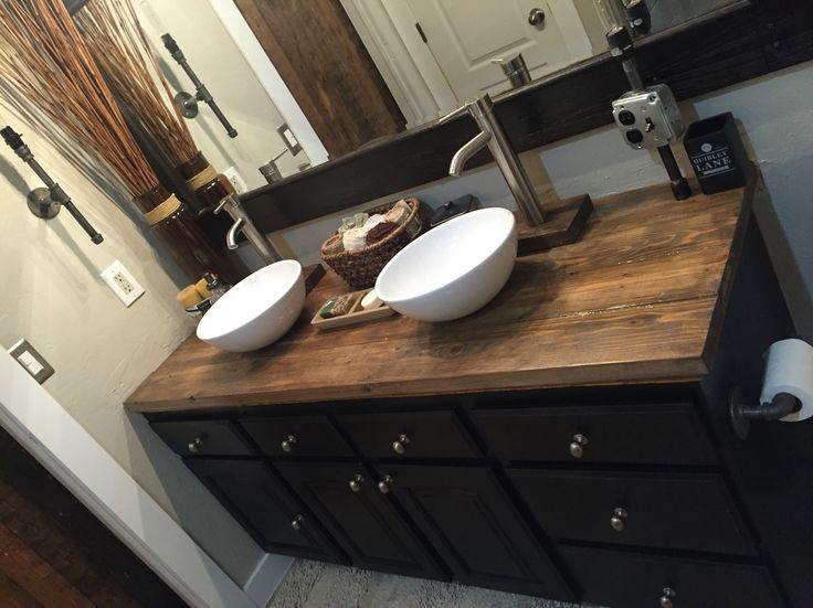 Chic wooden countertops provide ⁤durability and charm to your⁢ wooden bathroom