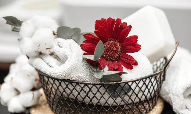 Mix and match towels‌ with different​ patterns for ⁢a playful eclectic​ bathroom look