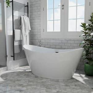 Use a freestanding tub ‍as a statement piece in modern bathrooms