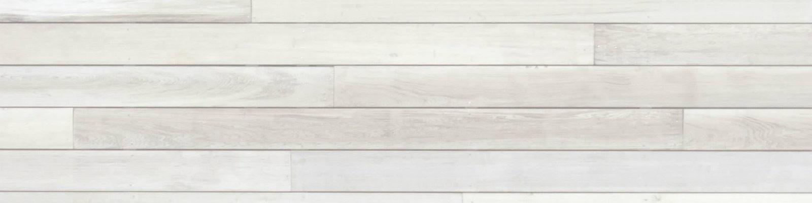 Wooden ⁤bathroom wall paneling adds texture and ‌interest