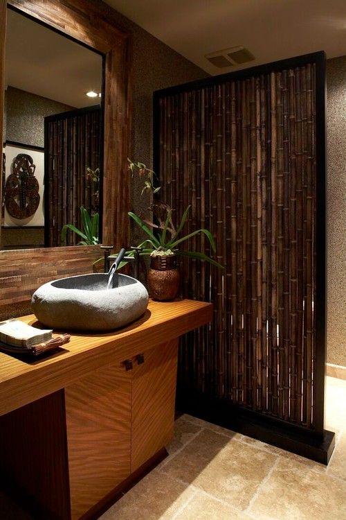 Use bamboo plants for⁢ a refreshing touch in your wooden bathroom