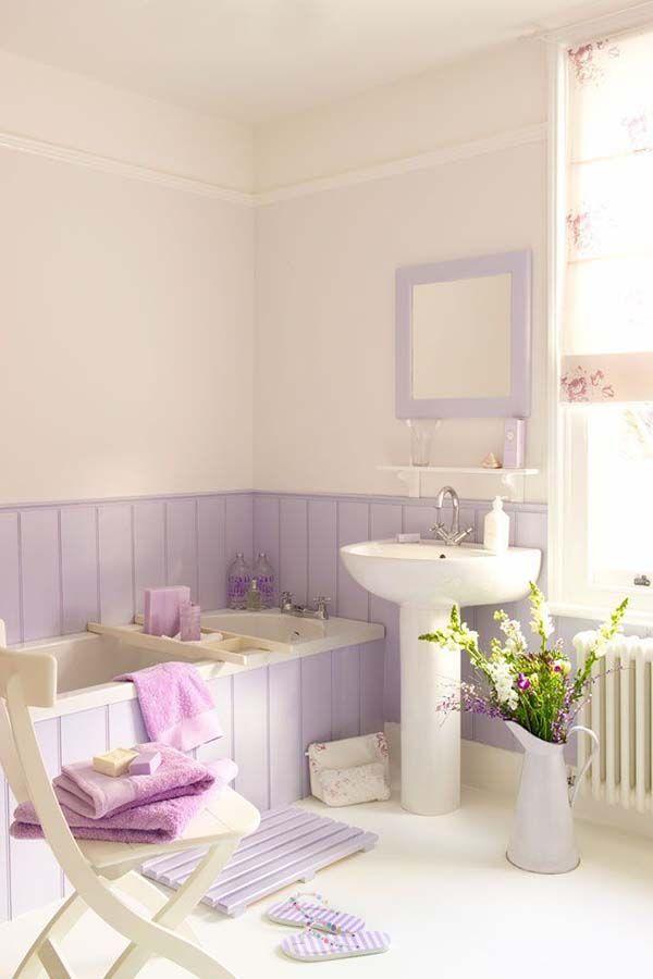 Vintage pastel bathroom set for a⁣ charming retro feel