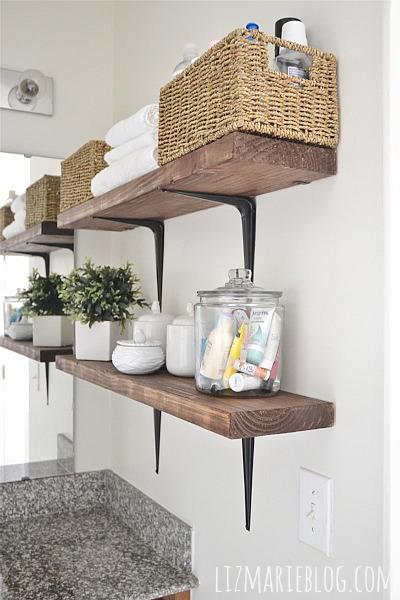 Opt for wooden shelving for⁢ a stylish, organized wooden bathroom space