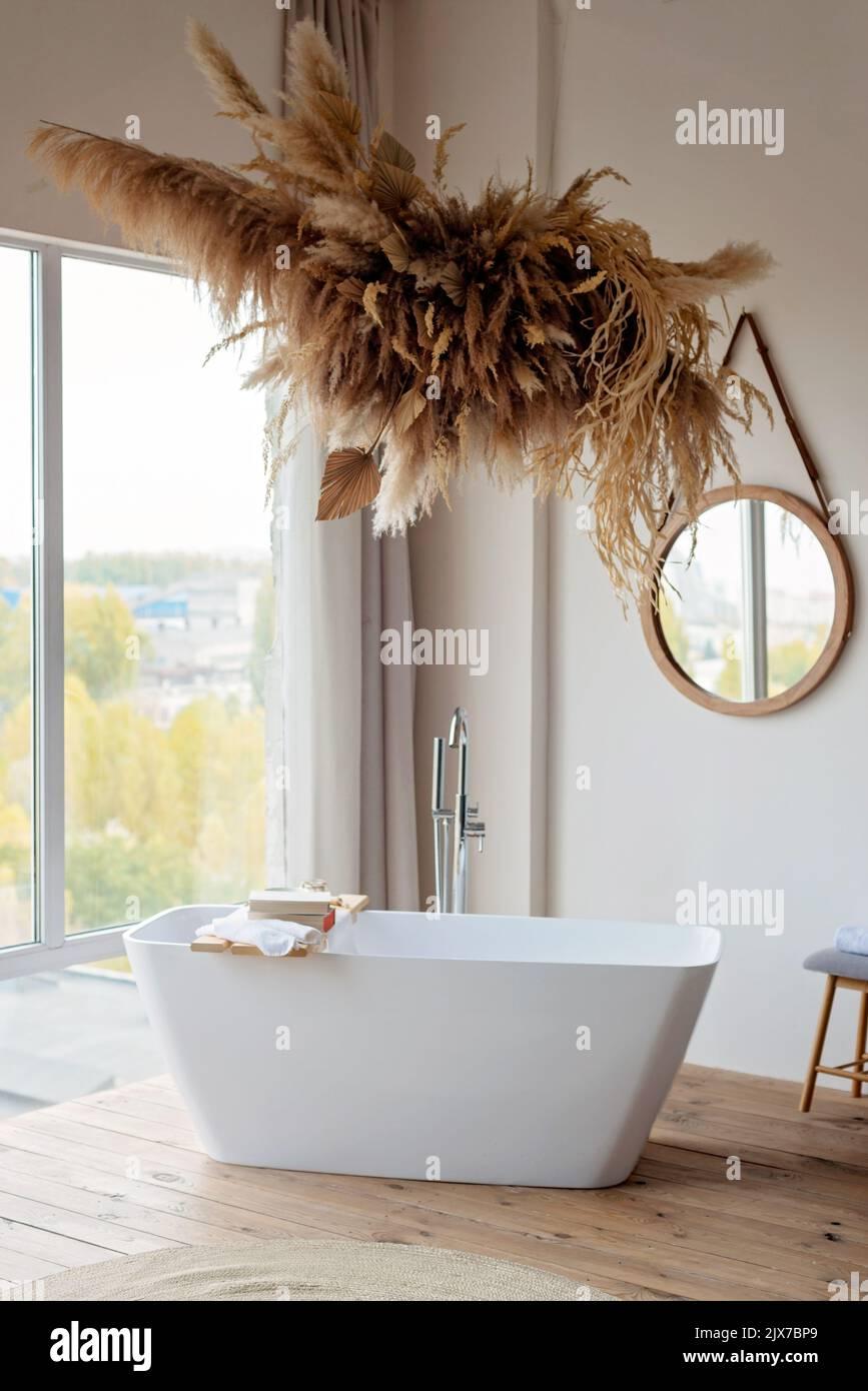 Opt for⁣ a freestanding bathtub⁢ to create a luxurious boho bathroom ⁢retreat