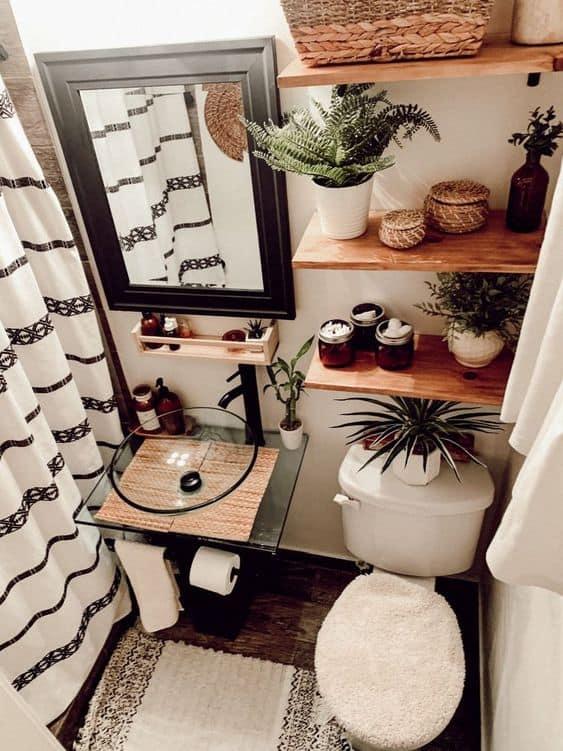 Include handmade crafts and pottery⁣ for a personal touch ‍in your boho bathroom