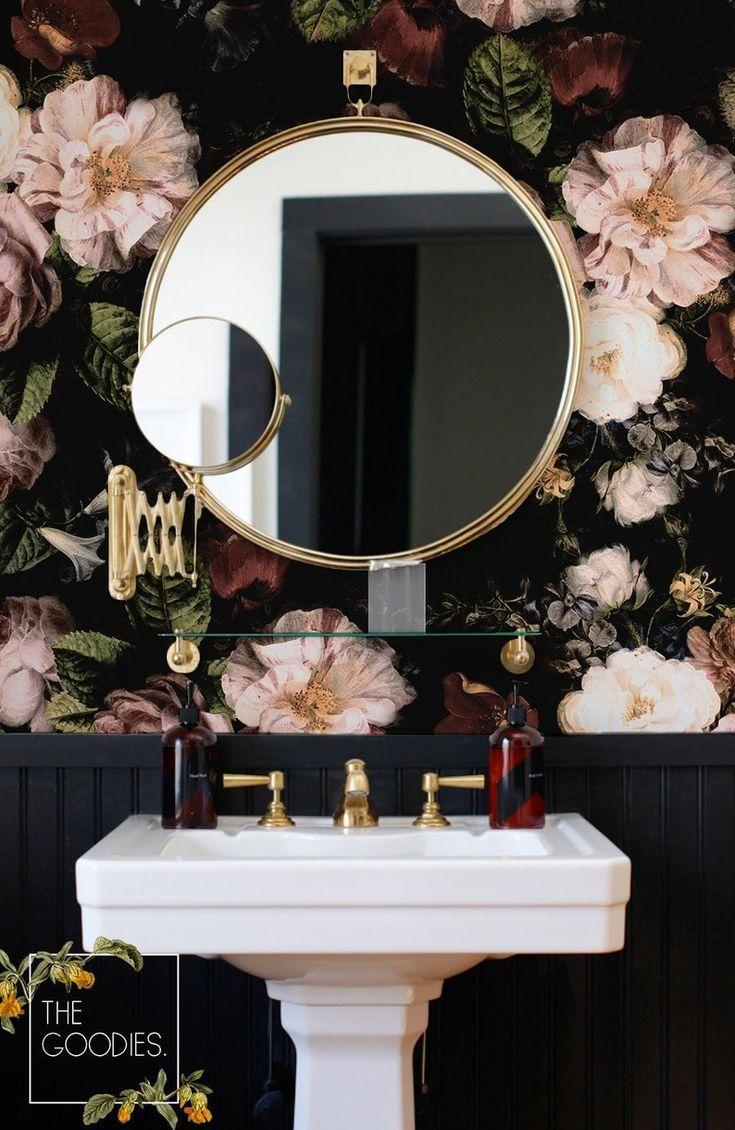 Artistic Expression: ⁢Use murals or bold artwork in your bathroom