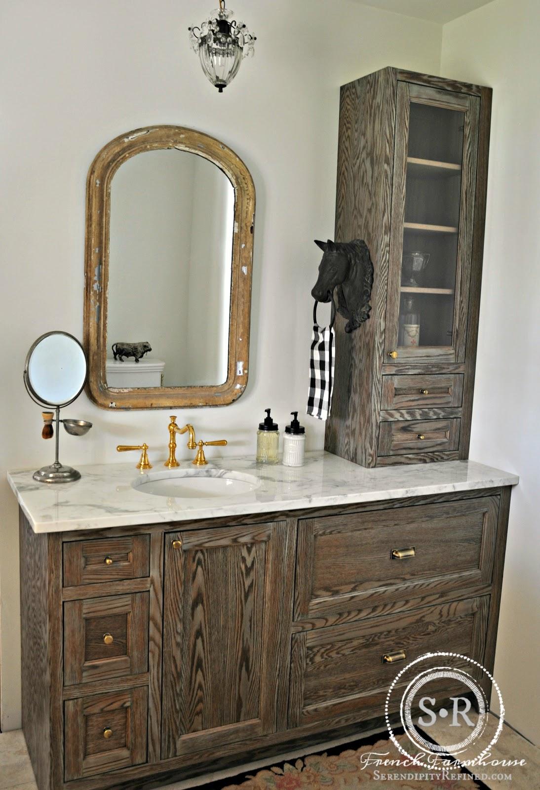 Integrate vintage finds,​ like‍ an antique vanity, into your eclectic bathroom layout